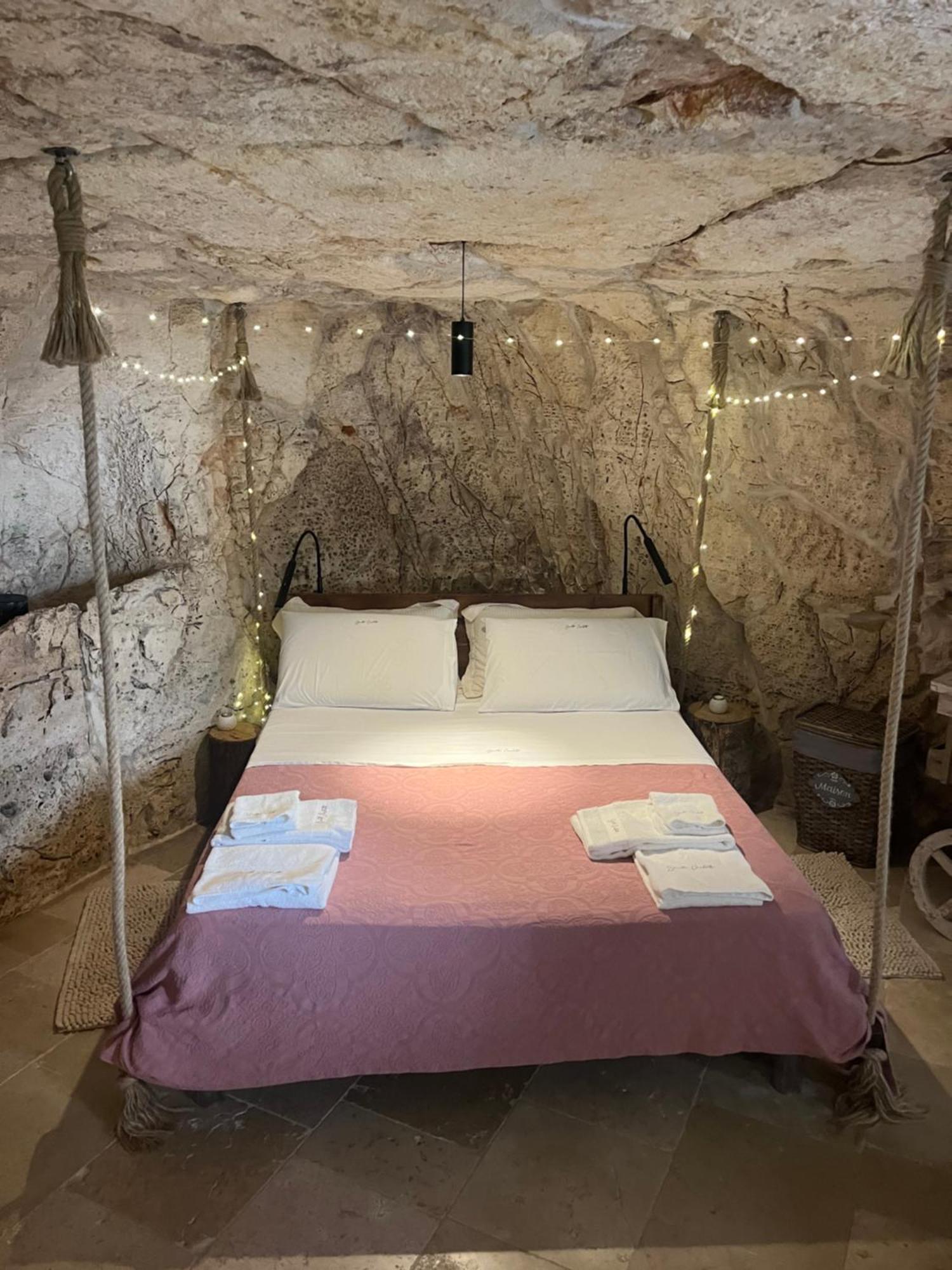 Grotta Carlotta Bed & Breakfast Ostuni Exterior photo