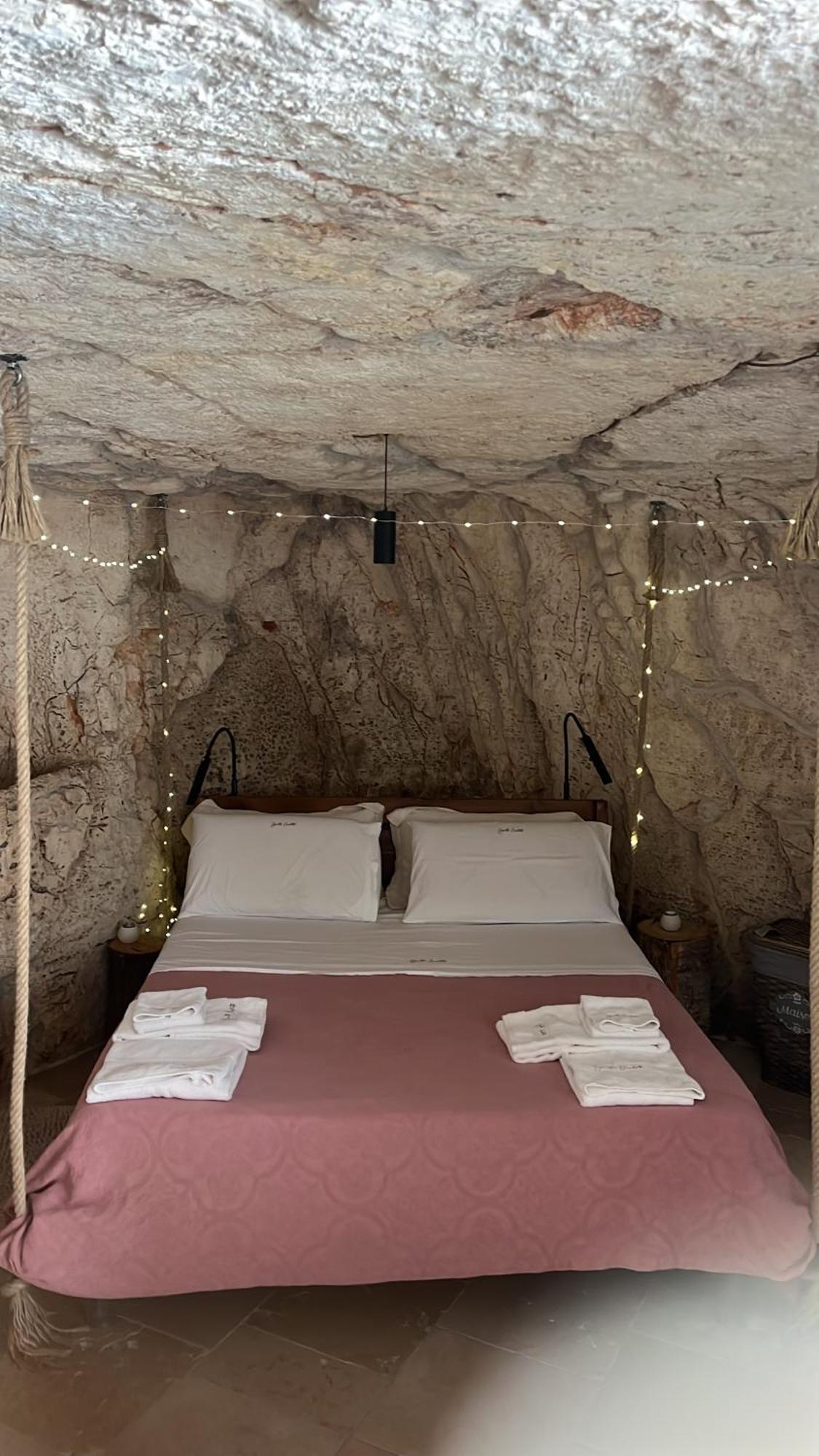 Grotta Carlotta Bed & Breakfast Ostuni Exterior photo